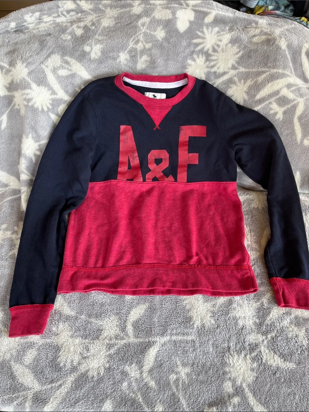 Bundle 4 Pc , Nike Pants /Addis, A&F, & Quicksilver tops - Boys Sz XL Bug Boys